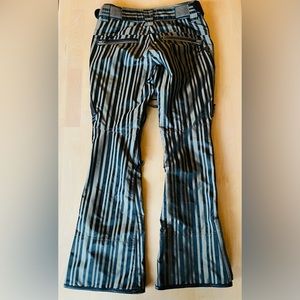 Holden Snowboard Pants Black/Bronze Stripes Wmn’s Size Medium NWOT